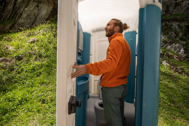 Portable Toilet Options We Offer in Edna, TX