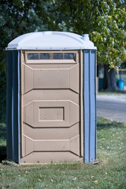Best Portable restroom trailer rental  in Edna, TX